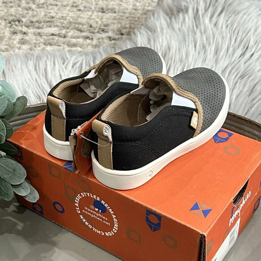 OOMPHIES‎ Rascal II Grey/Black Slip-On Shoe Size 8C NEW